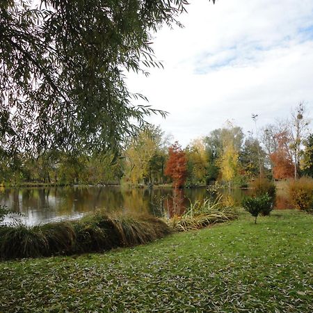 Hotel L'Ile Du Saussay Itteville Zewnętrze zdjęcie