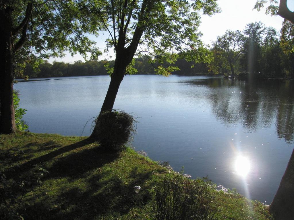 Hotel L'Ile Du Saussay Itteville Zewnętrze zdjęcie